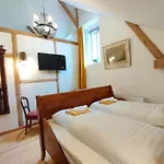 Unik Brunnen Blick Mit Offenem Dachstuhl Bed and Breakfast 3*