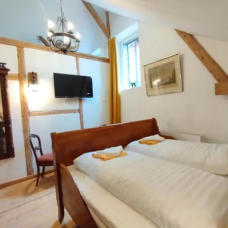 Unik Brunnen Blick Mit Offenem Dachstuhl Bed & Breakfast *