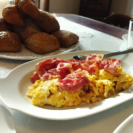 Bed & Breakfast Unik Brunnen Blick Mit Offenem Dachstuhl 3*