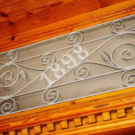 Unik Brunnen Blick Mit Offenem Dachstuhl Sankt Andreasberg